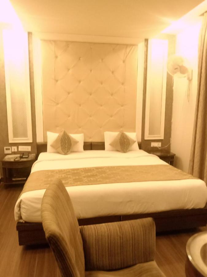 Hotel Wti Airport Grand Delhi Nueva Delhi Exterior foto