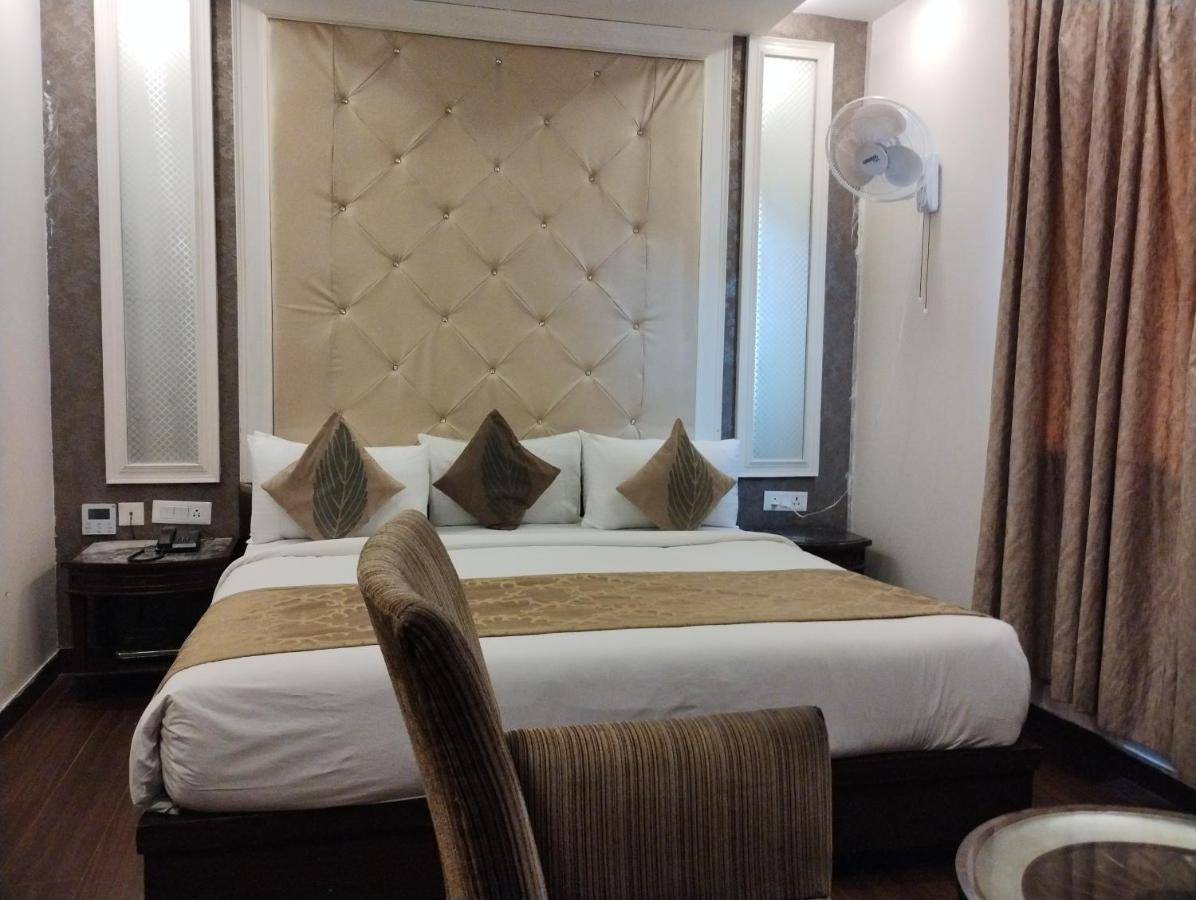 Hotel Wti Airport Grand Delhi Nueva Delhi Exterior foto