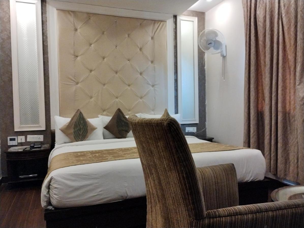Hotel Wti Airport Grand Delhi Nueva Delhi Exterior foto