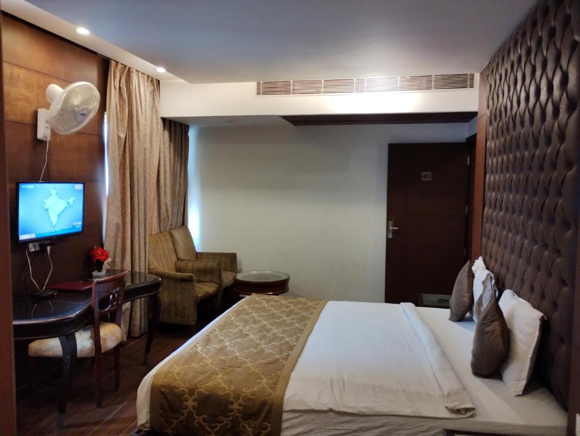 Hotel Wti Airport Grand Delhi Nueva Delhi Exterior foto