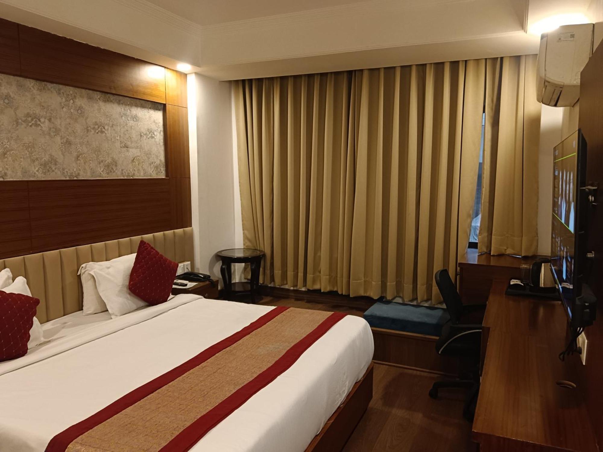 Hotel Wti Airport Grand Delhi Nueva Delhi Exterior foto