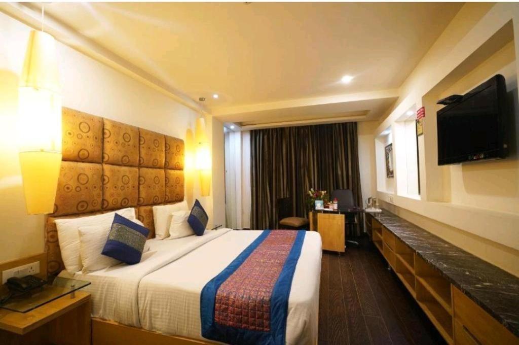 Hotel Wti Airport Grand Delhi Nueva Delhi Exterior foto