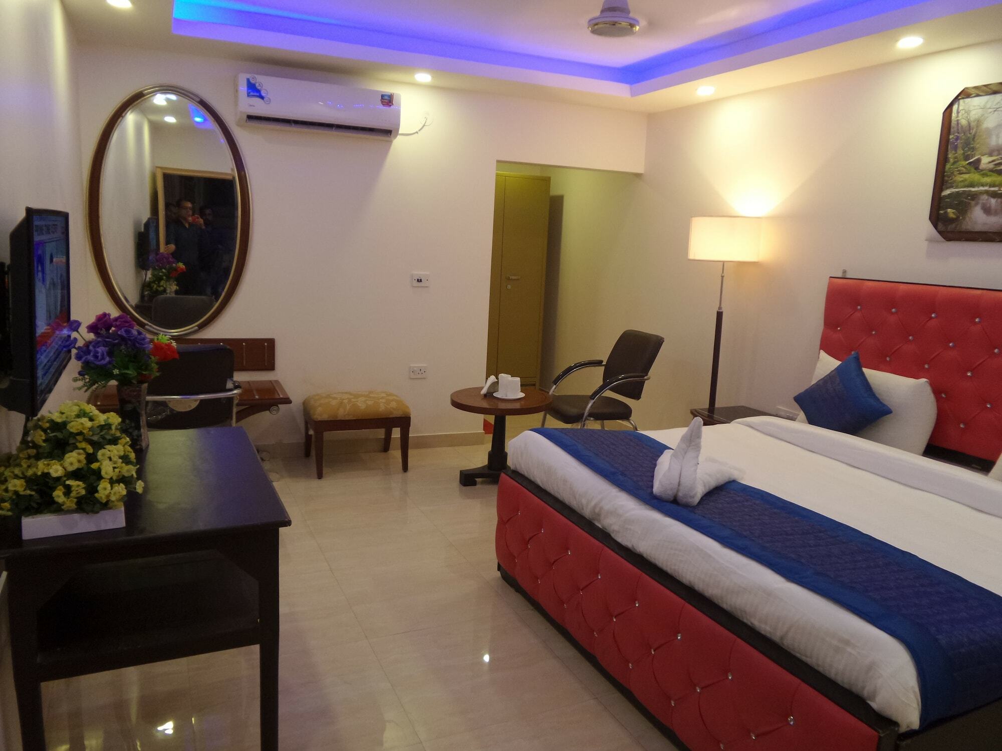 Hotel Wti Airport Grand Delhi Nueva Delhi Exterior foto