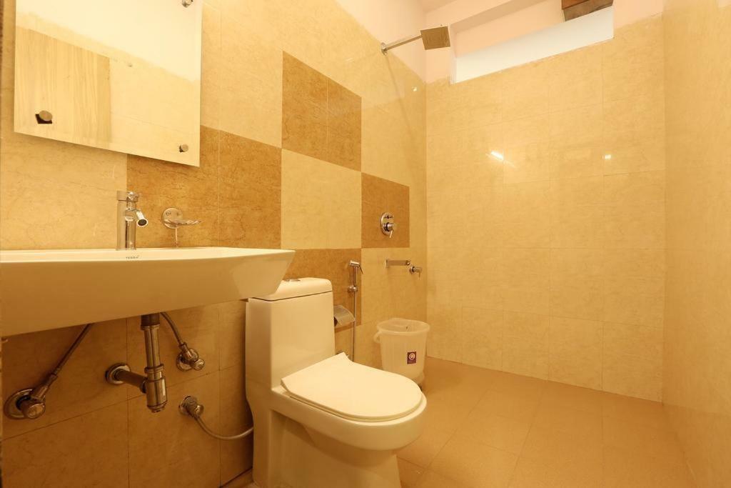 Hotel Wti Airport Grand Delhi Nueva Delhi Exterior foto